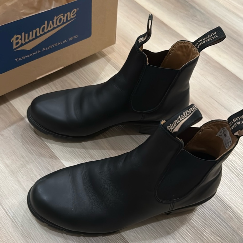 Blundstone 1671 Women’s Series Heeled Boots – Black, Size 10